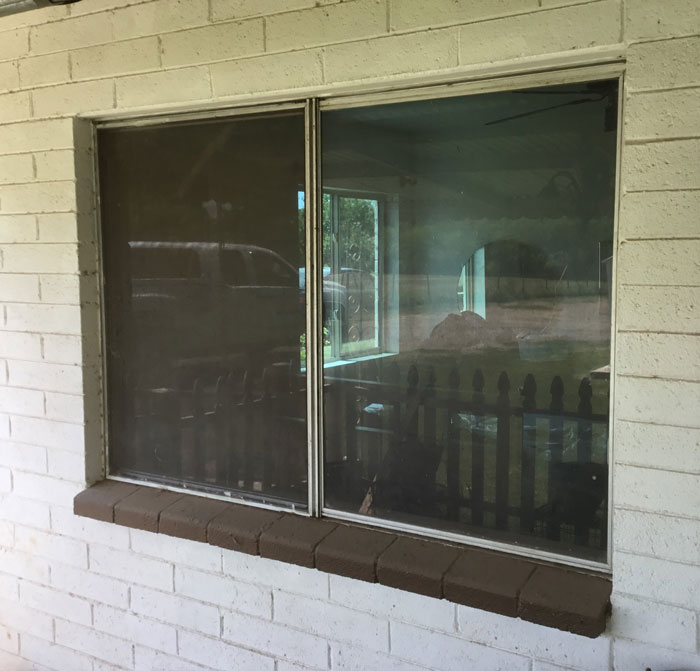 A Tri-State home before Bulldog replaced the windows
