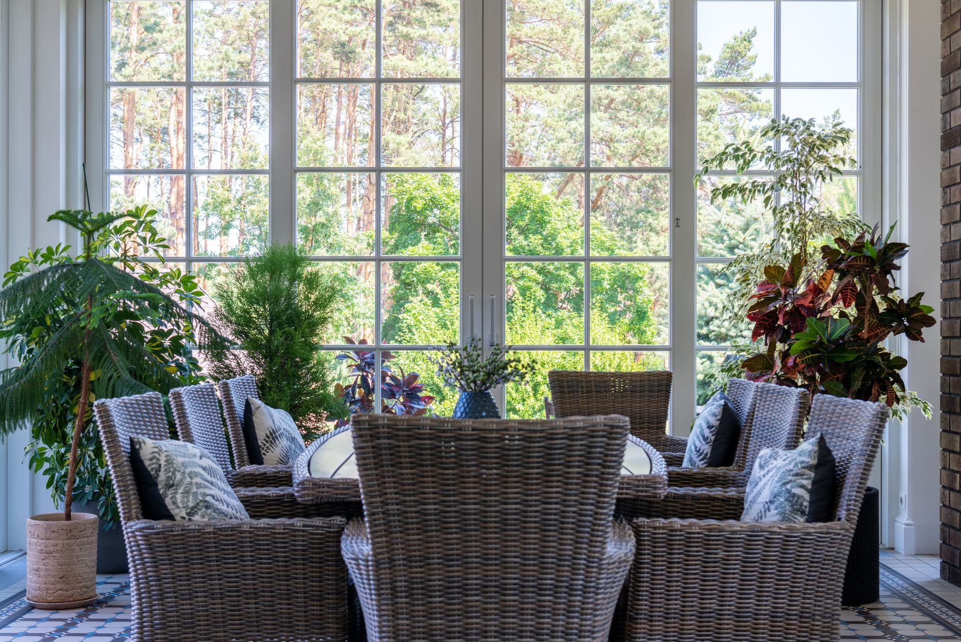 Screen Doors — standard features